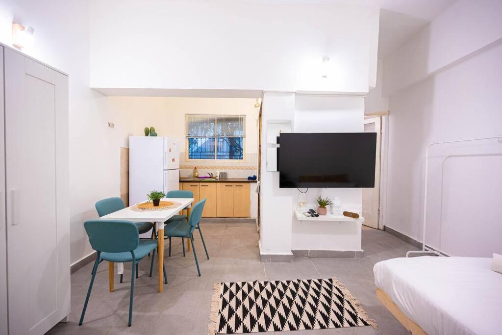 Studio Apartment In Ben Yehuda Cozy And Convinent Tel Aviv-Jaffa Exterior foto